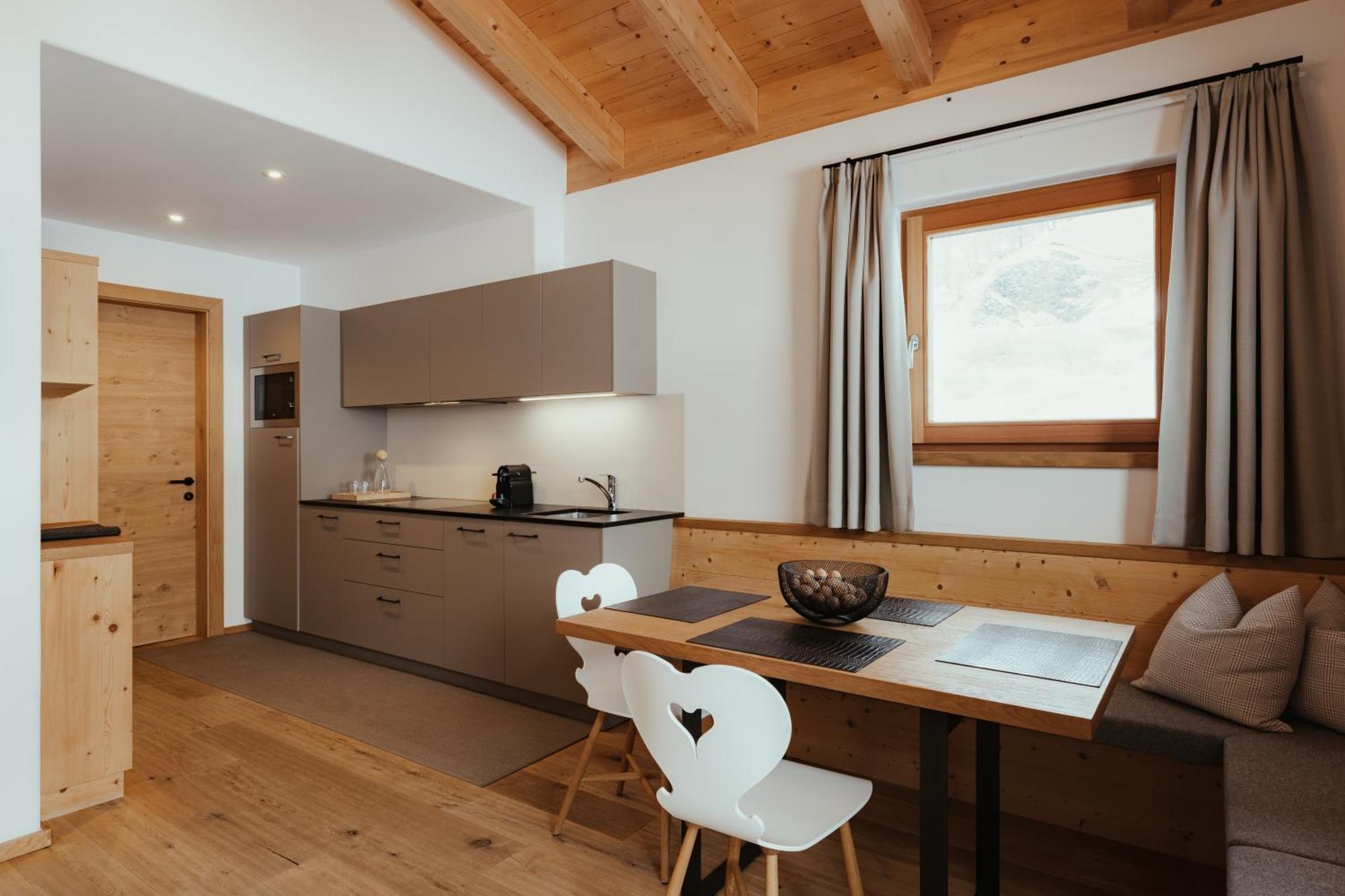 Villa Flora Mountain Lodges Сан-Кассиано Экстерьер фото